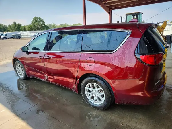 2C4RC1DG2HR584379 2017 CHRYSLER PACIFICA - Image 2