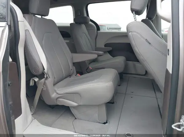 2C4RC1DG2HR585497 2017 CHRYSLER PACIFICA - Image 8