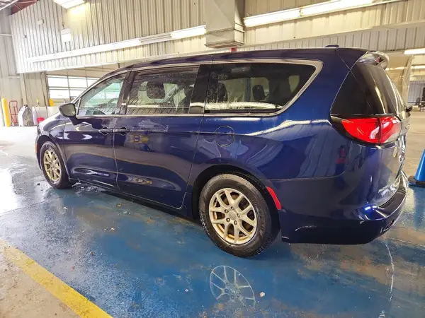 2C4RC1DG2HR587492 2017 CHRYSLER PACIFICA - Image 2