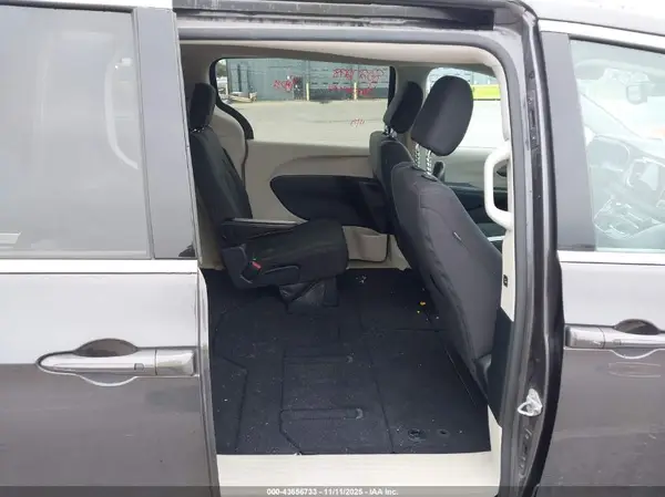2C4RC1DG2HR636285 2017 CHRYSLER PACIFICA - Image 8
