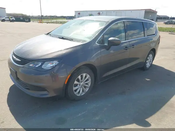 2C4RC1DG2HR668525 2017 CHRYSLER PACIFICA - Image 2