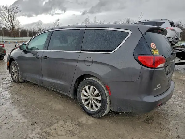 2C4RC1DG2HR676799 2017 CHRYSLER PACIFICA - Image 2
