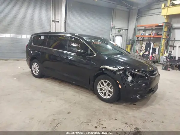 2C4RC1DG2HR702379 2017 CHRYSLER PACIFICA - Image 1