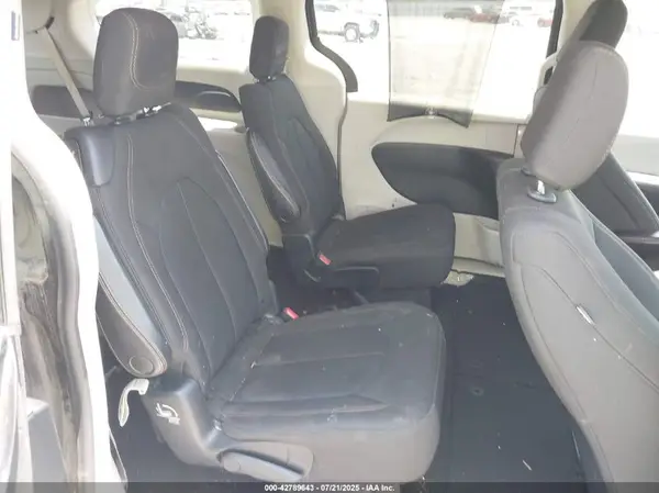 2C4RC1DG2HR704441 2017 CHRYSLER PACIFICA - Image 8