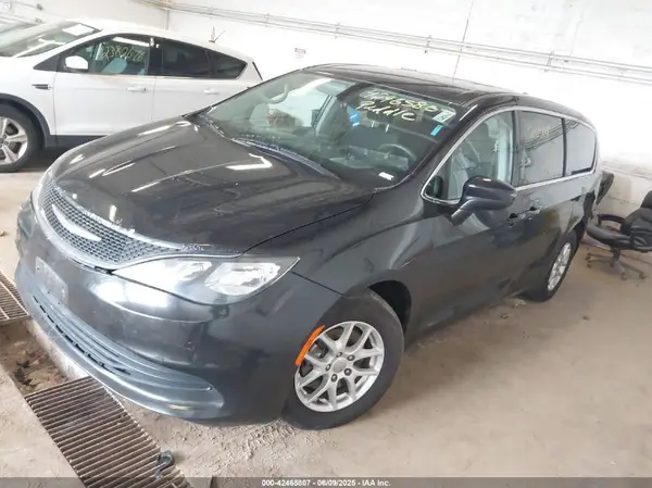 2C4RC1DG2HR744275 2017 CHRYSLER PACIFICA - Image 2