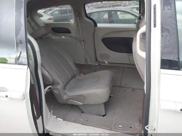 2C4RC1DG2HR794660 2017 CHRYSLER PACIFICA - Image 8