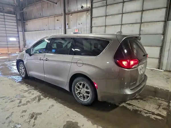 2C4RC1DG2HR833232 2017 CHRYSLER PACIFICA - Image 2