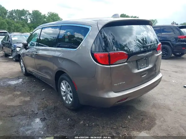 2C4RC1DG2HR833473 2017 CHRYSLER PACIFICA - Image 2