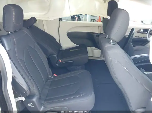 2C4RC1DG3HR507827 2017 CHRYSLER PACIFICA - Image 8