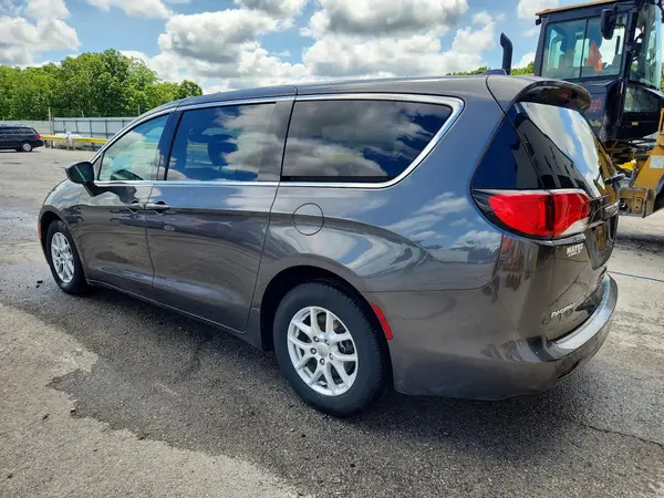 2C4RC1DG3HR526300 2017 CHRYSLER PACIFICA - Image 2