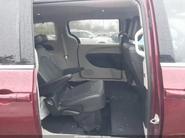 2C4RC1DG3HR553402 2017 CHRYSLER PACIFICA - Image 8
