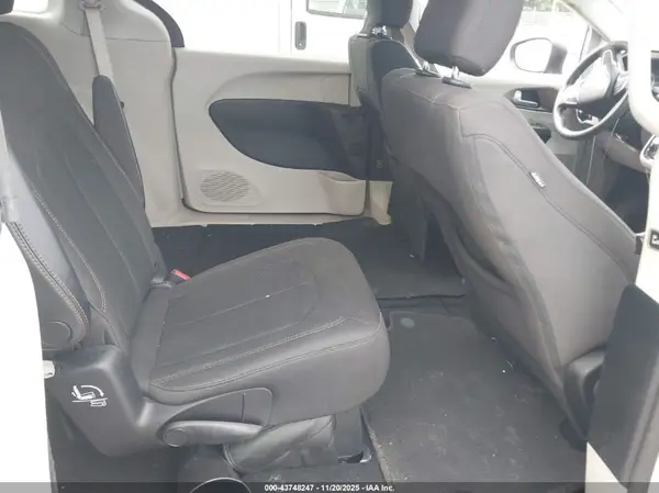 2C4RC1DG3HR588974 2017 CHRYSLER PACIFICA - Image 8