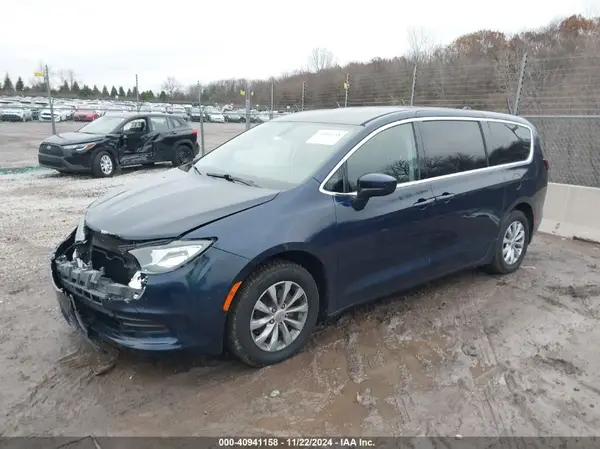 2C4RC1DG3HR592796 2017 CHRYSLER PACIFICA - Image 2