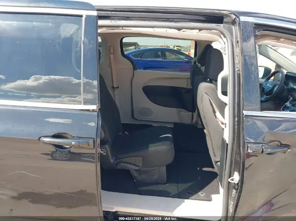 2C4RC1DG3HR593172 2017 CHRYSLER PACIFICA - Image 8