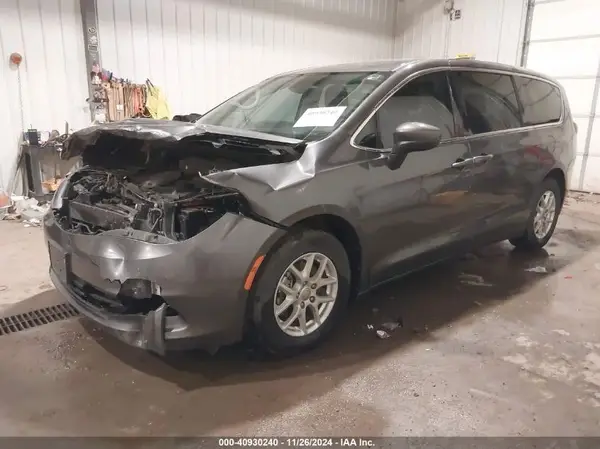2C4RC1DG3HR610620 2017 CHRYSLER PACIFICA - Image 2