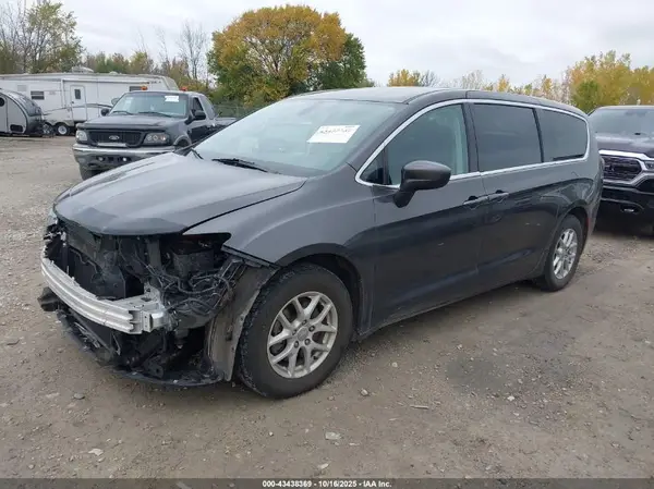 2C4RC1DG3HR611413 2017 CHRYSLER PACIFICA - Image 2