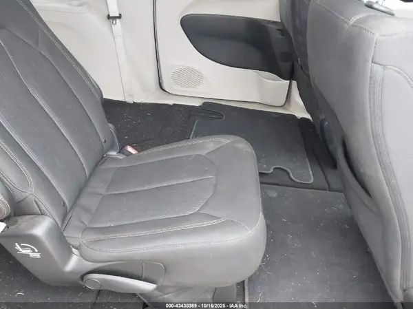2C4RC1DG3HR611413 2017 CHRYSLER PACIFICA - Image 8