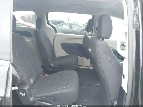 2C4RC1DG3HR634285 2017 CHRYSLER PACIFICA - Image 8