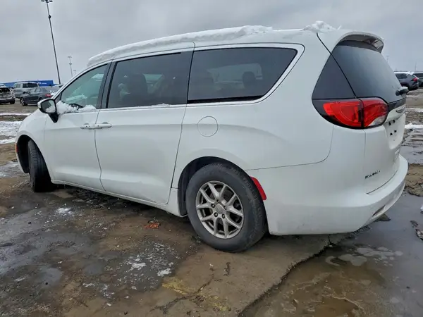 2C4RC1DG3HR634318 2017 CHRYSLER PACIFICA - Image 2