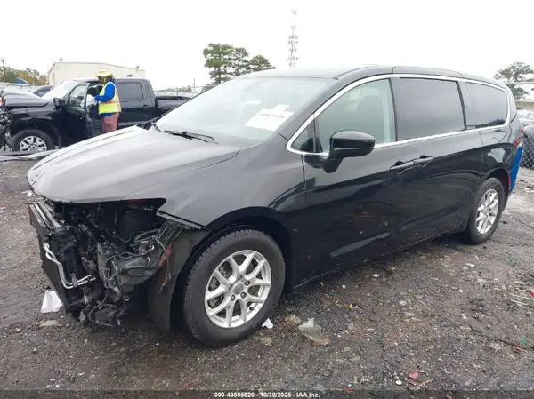 2C4RC1DG3HR655072 2017 CHRYSLER PACIFICA - Image 2