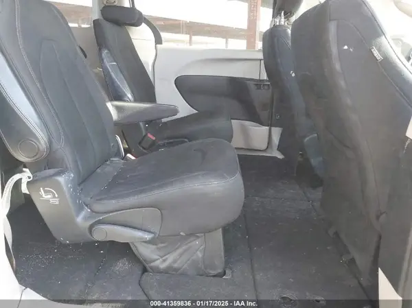 2C4RC1DG3HR675662 2017 CHRYSLER PACIFICA - Image 8