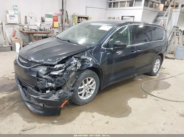 2C4RC1DG3HR695149 2017 CHRYSLER PACIFICA - Image 2