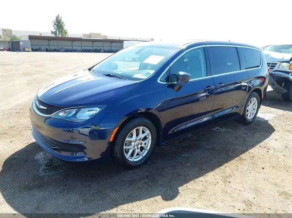 2C4RC1DG3HR756693 2017 CHRYSLER PACIFICA - Image 2