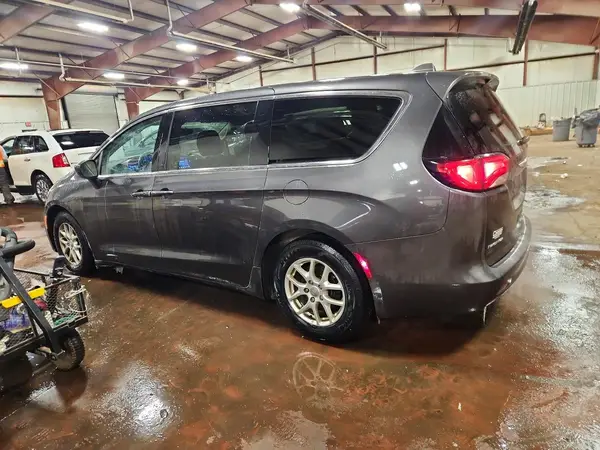 2C4RC1DG3HR759142 2017 CHRYSLER PACIFICA - Image 2