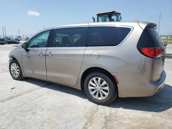 2C4RC1DG3HR797020 2017 CHRYSLER PACIFICA - Image 2