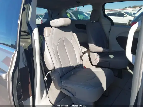 2C4RC1DG3HR836169 2017 CHRYSLER PACIFICA - Image 8