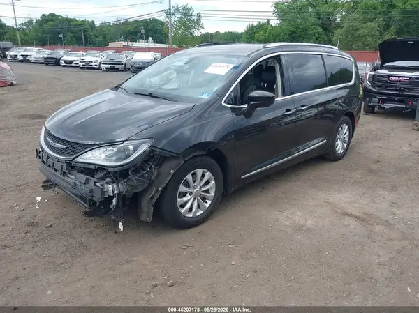 2C4RC1DG3JR353595 2018 CHRYSLER PACIFICA - Image 2