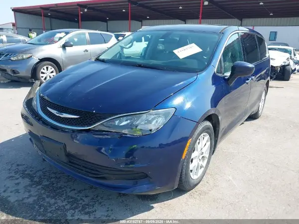 2C4RC1DG4HR519744 2017 CHRYSLER PACIFICA - Image 2