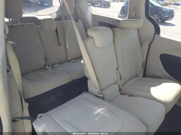 2C4RC1DG4HR519744 2017 CHRYSLER PACIFICA - Image 8