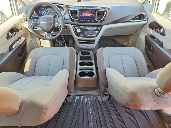 2C4RC1DG4HR520148 2017 CHRYSLER PACIFICA - Image 8