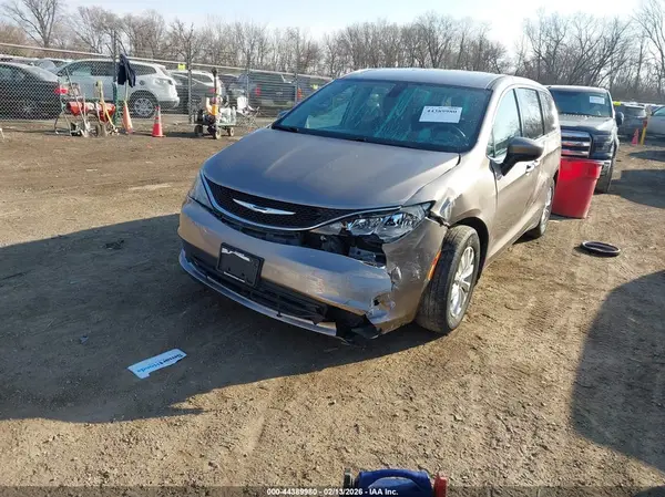 2C4RC1DG4HR553182 2017 CHRYSLER PACIFICA - Image 2