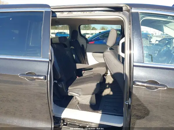 2C4RC1DG4HR593049 2017 CHRYSLER PACIFICA - Image 8
