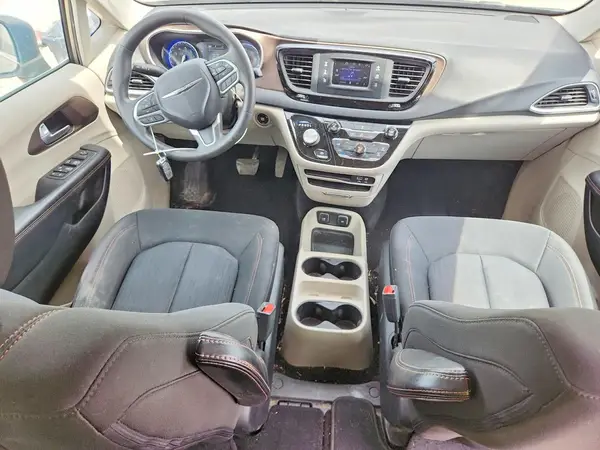 2C4RC1DG4HR611145 2017 CHRYSLER PACIFICA - Image 8