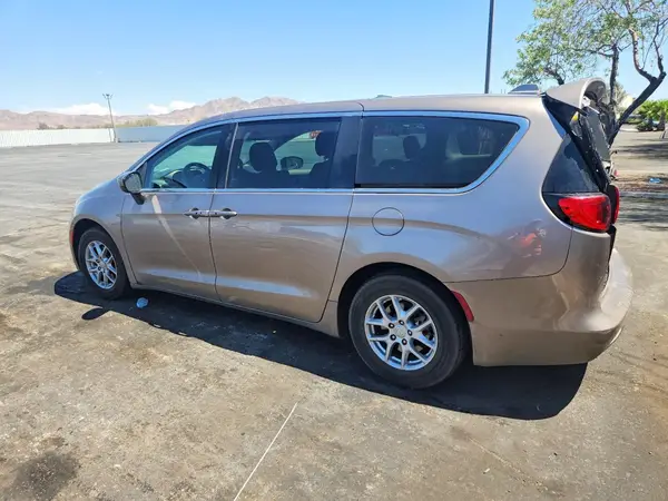2C4RC1DG4HR623294 2017 CHRYSLER PACIFICA - Image 2