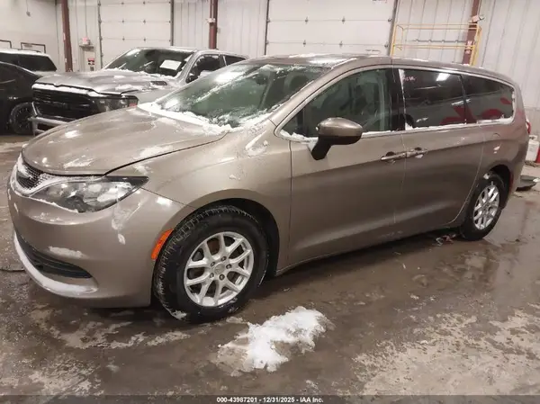 2C4RC1DG4HR703551 2017 CHRYSLER PACIFICA - Image 2