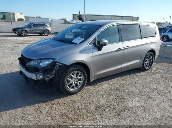2C4RC1DG4HR770599 2017 CHRYSLER PACIFICA - Image 2