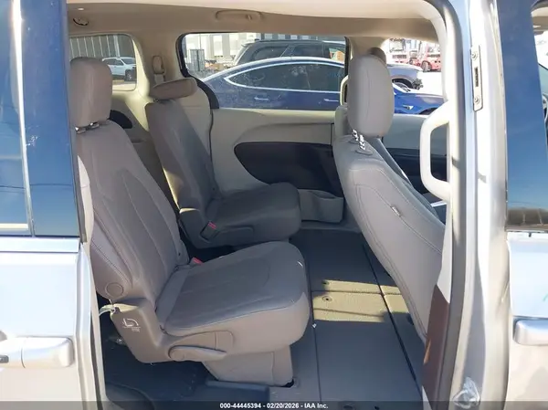 2C4RC1DG4HR770599 2017 CHRYSLER PACIFICA - Image 8