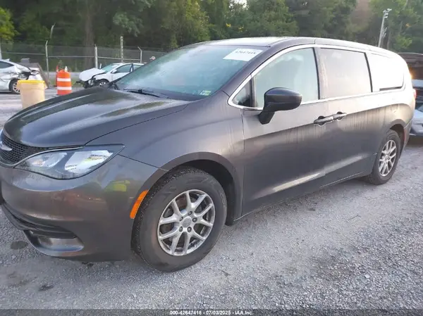 2C4RC1DG4HR770716 2017 CHRYSLER PACIFICA - Image 2