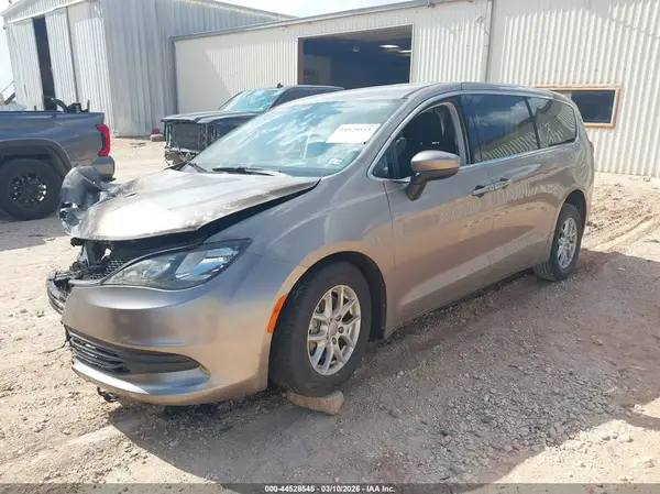 2C4RC1DG4HR835581 2017 CHRYSLER PACIFICA - Image 2