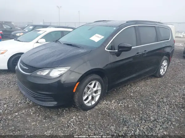 2C4RC1DG4JR168095 2018 CHRYSLER PACIFICA - Image 2