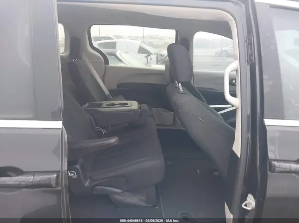 2C4RC1DG4JR168095 2018 CHRYSLER PACIFICA - Image 8