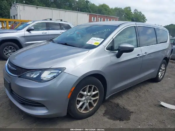 2C4RC1DG5HR501169 2017 CHRYSLER PACIFICA - Image 2