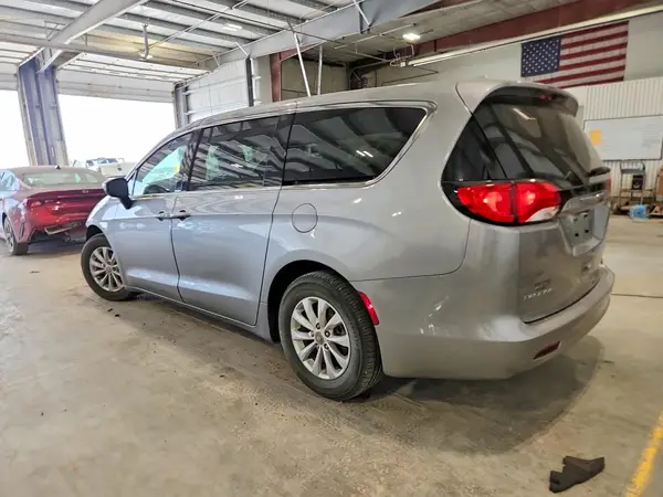 2C4RC1DG5HR508137 2017 CHRYSLER PACIFICA - Image 2