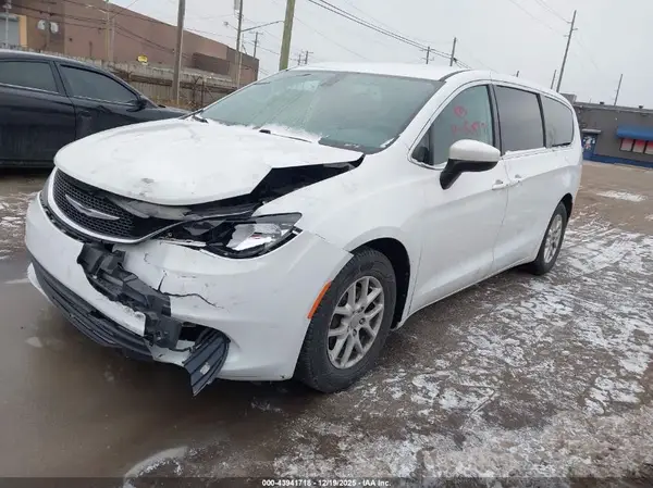 2C4RC1DG5HR508574 2017 CHRYSLER PACIFICA - Image 2