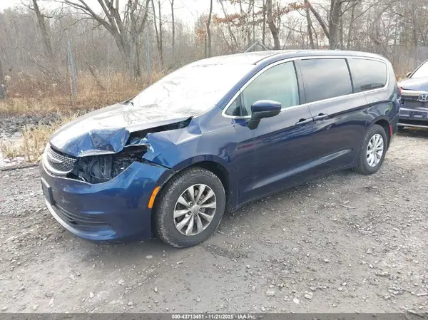 2C4RC1DG5HR513029 2017 CHRYSLER PACIFICA - Image 2