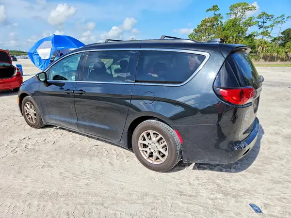 2C4RC1DG5HR513175 2017 CHRYSLER PACIFICA - Image 2